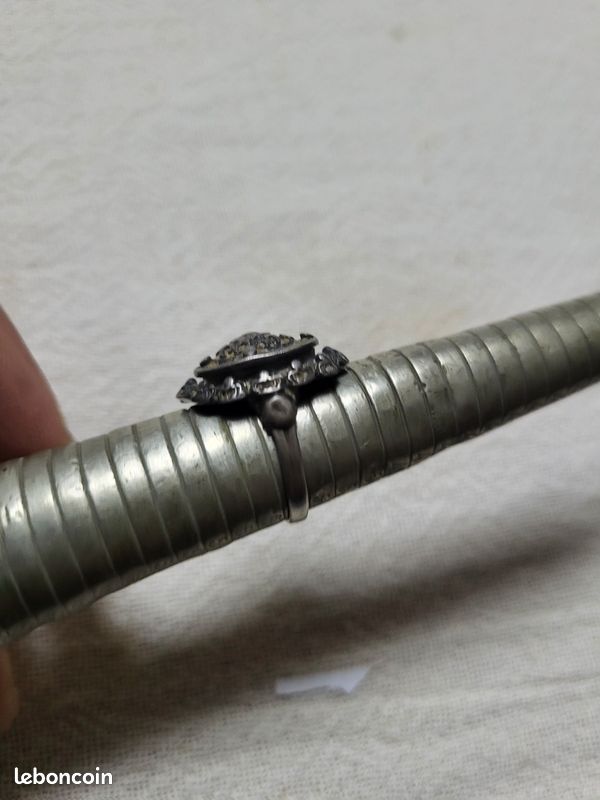 Bague à Poison Secrète Ancienne - Argent - Taille EE - Style Minerve / Bague De Phalange