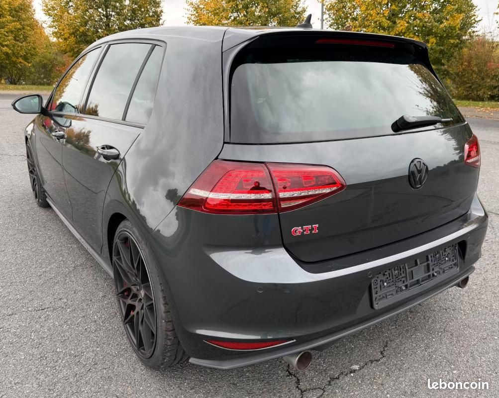 Volkswagen Golf VII LIM. GTI PERFORMANCE BMT 230 CH BVM - VOLANT EN CUIR (image 7)