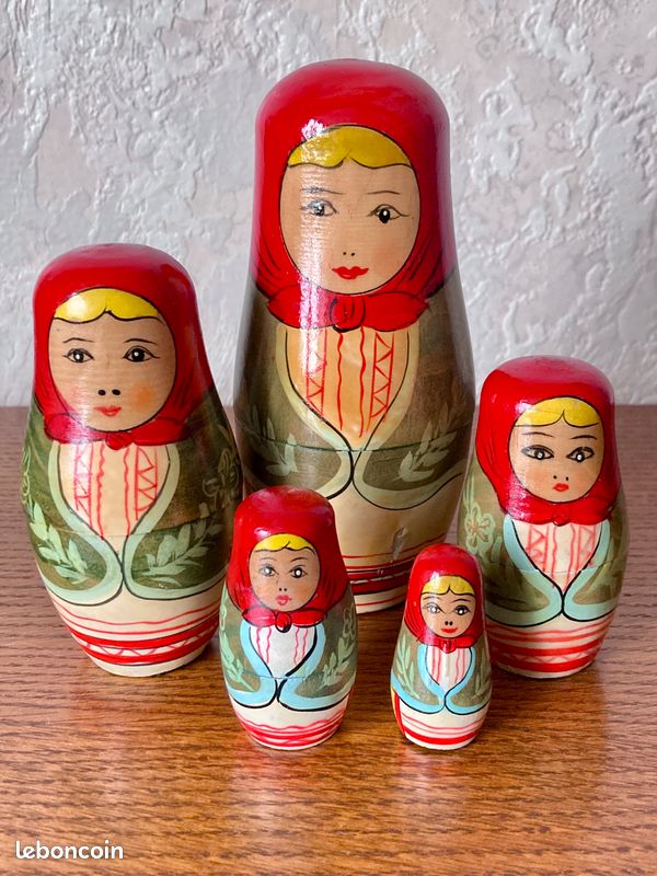 Poupées gigognes petite taille avec des fleurs Souvenirs Russes T5918