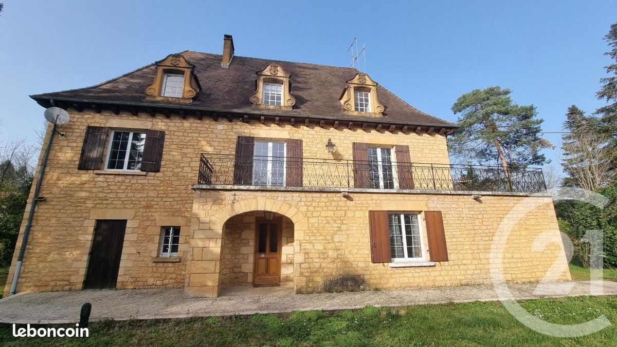 Maison 8 pièces 200 m² · à Sarlat-la-Canéda · 200 m² · 298 000 €