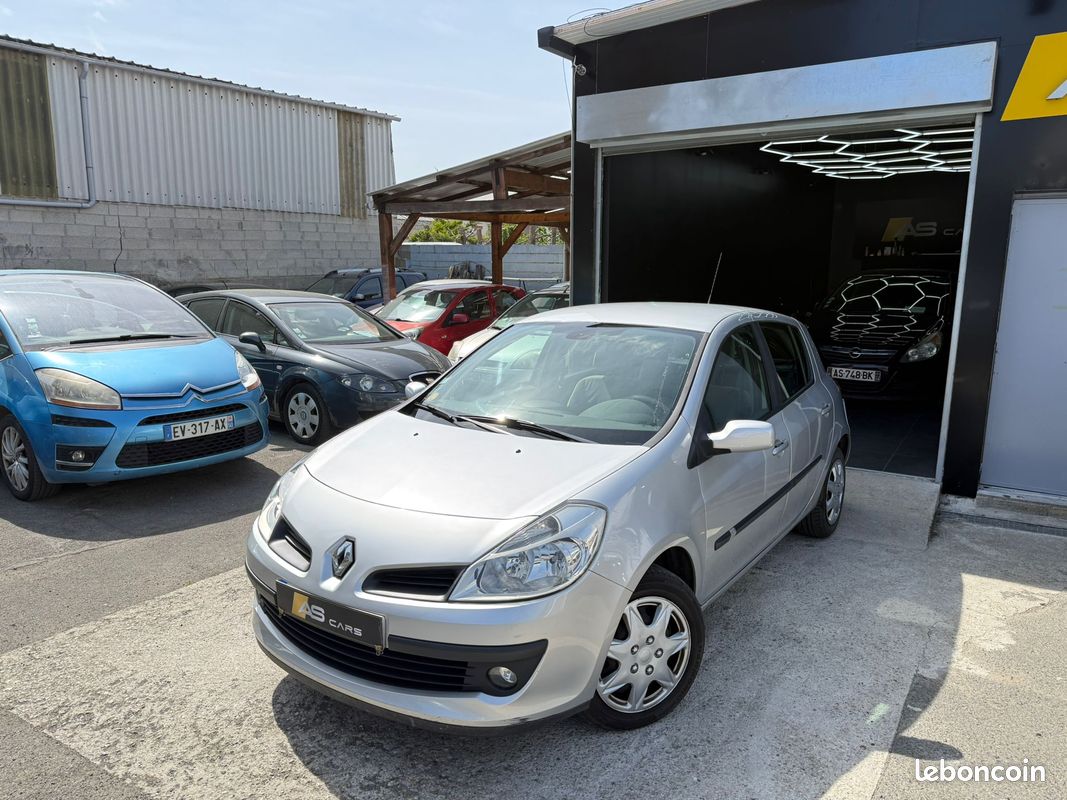 Très Belle Renault Clio 3 1.5 DCI Privilège 70 5P (image 1)
