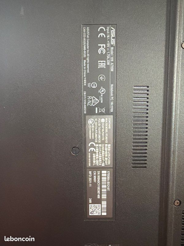 Asus vivobook17 (image 4)
