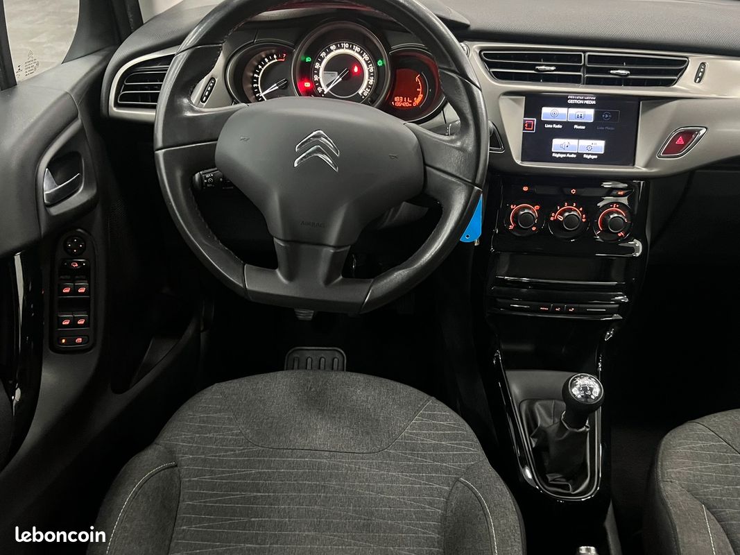 Citroën C3 1.2 PureTech 110 S&S Exclusive (image 3)