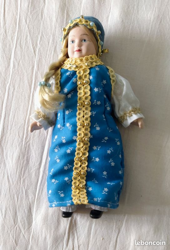 Poupée de collection (image 1)