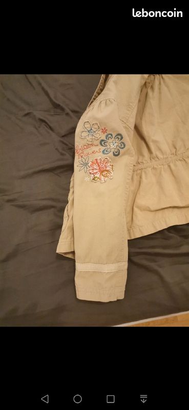 🌸Magnifique veste beige à fleurs Taille 5ans, Marque 3 Suisses. Excellent état 🌸 (image 3)