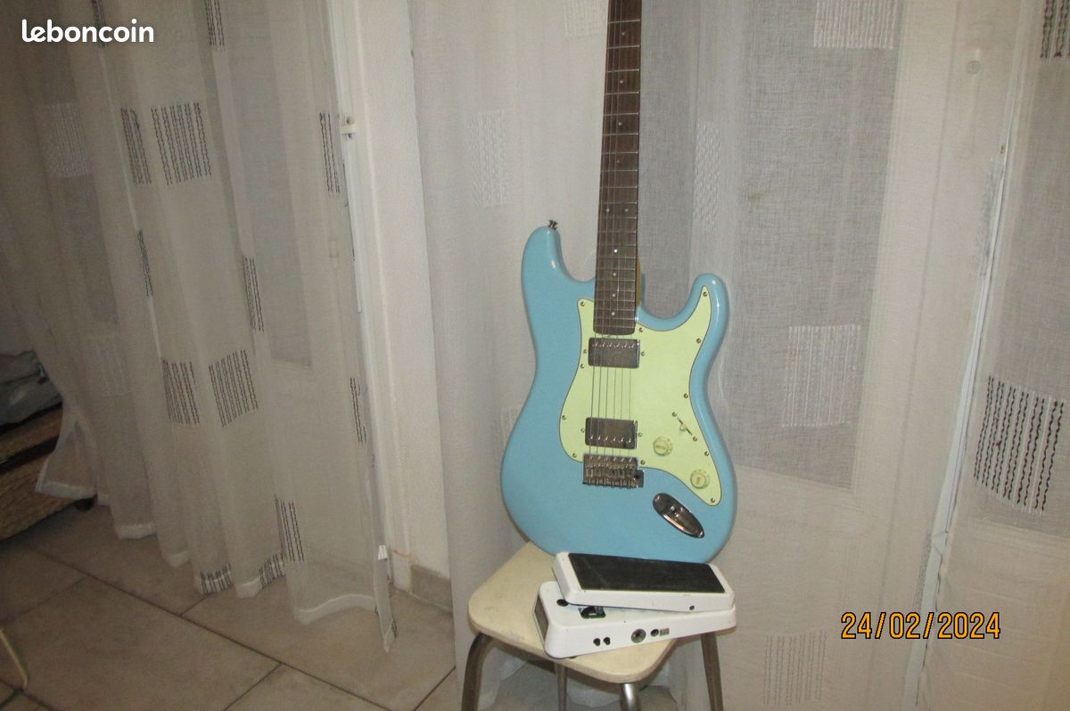 Guitare éléctrique + ampli roland cube (image 4)