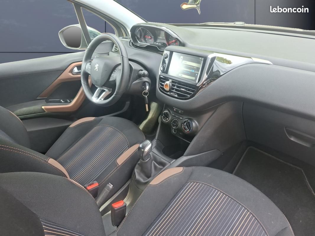 Peugeot 208 1.2 Vti 80 ch Urban Soul /Distri ok/Suivi complet entretiens/2eme main (image 13)