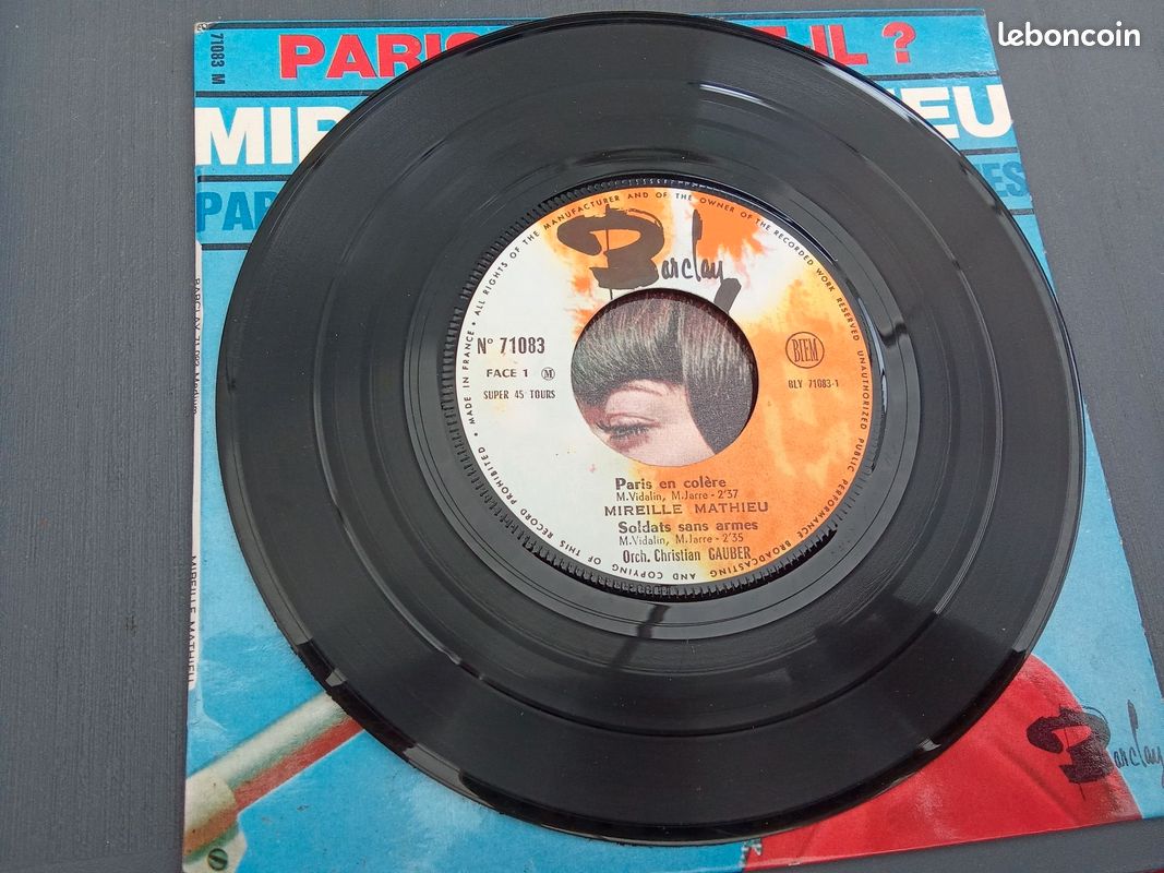 Ancien disque vinyle 45 T Mireille MATHIEU Paris brûle-t-il (image 4)