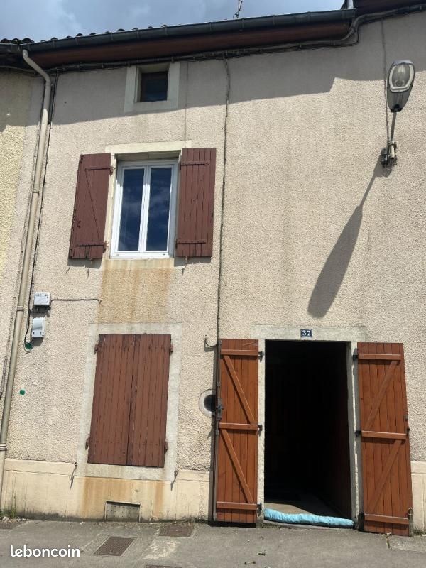 Maison 5 pièces 100 m² · à Gençay · 100 m² · 55 000 €