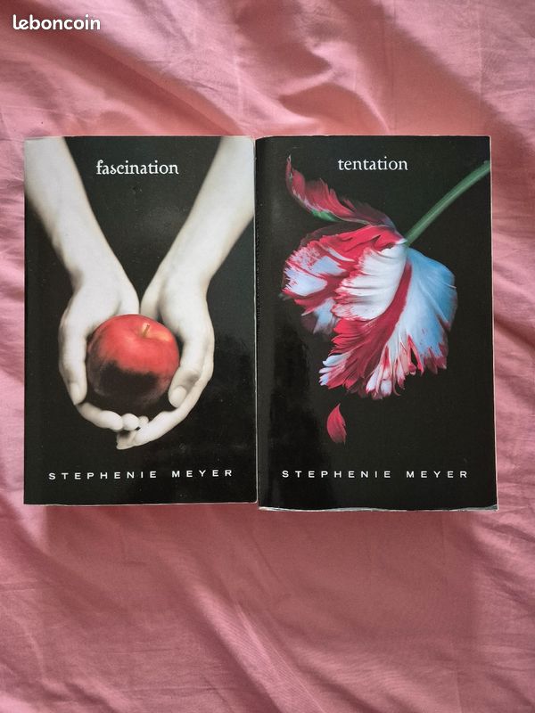 Livres brochés stephenie Meyer saga (image 2)