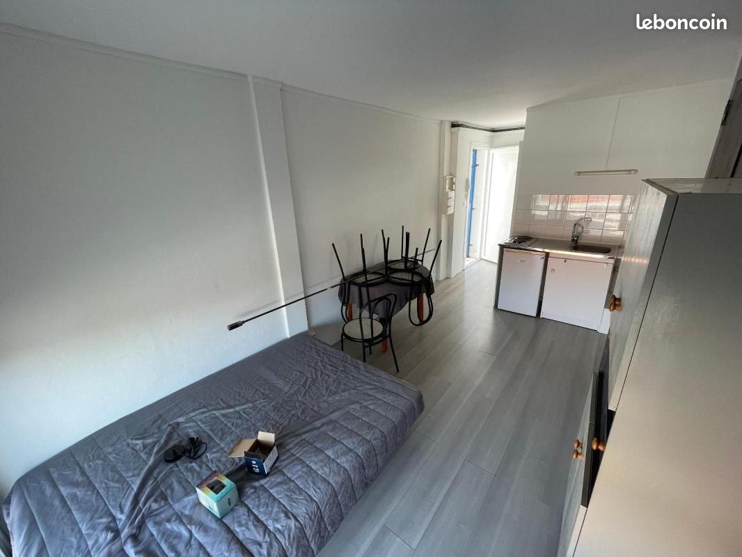 Appartement 1 pièce 18 m² · à Aubenas · 18 m² · 325 €/mois