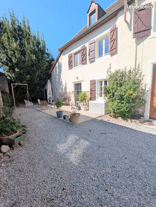 Maison 6 pièces 177 m² · à Gan · 177 m² · 242 000 €
