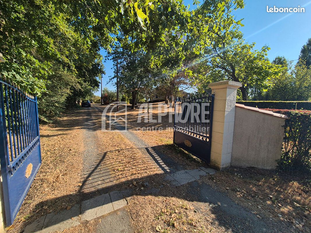 Maison 6 pièces 128 m² · à La Chaize-le-Vicomte · 128 m² · 252 000 €