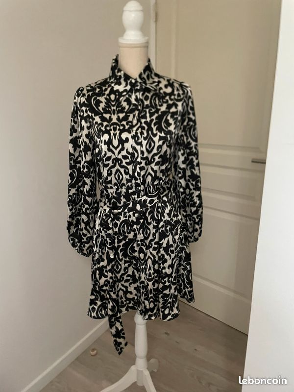 Robe noire et blanche beige chic (image 1)