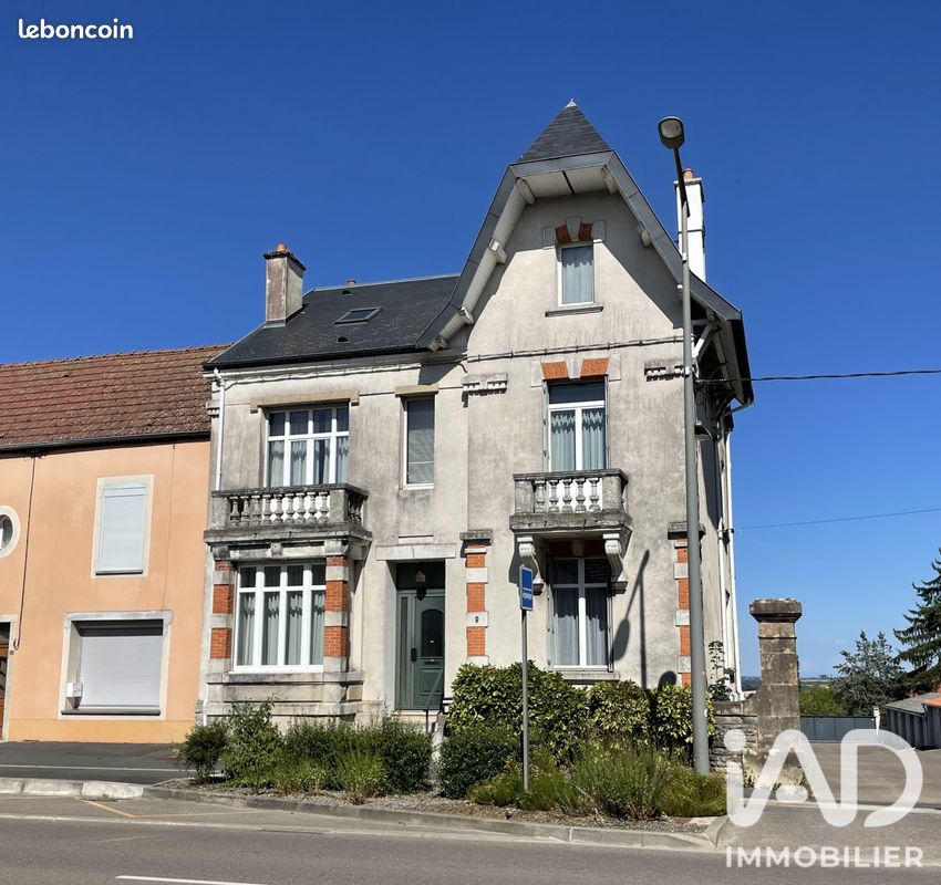 Maison 8 pièces 208 m² · à Langres · 208 m² · 220 000 €