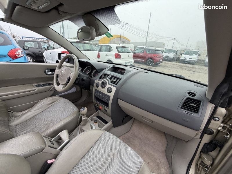 Renault MEGANE II CC 2.0 16V 136CH LUXE PRIVILEGE (image 17)