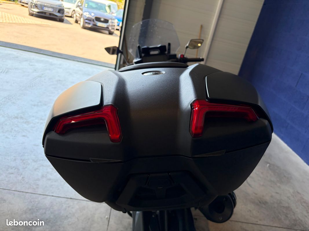 YAMAHA TMAX 560 - Techmax - 2022 - 5 000 km - Faible kilométrage (image 4)