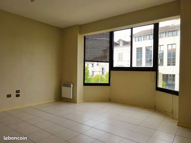Studio 1 pièce 26 m²