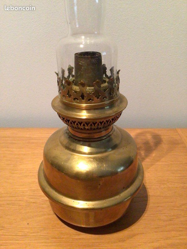 Lampe à pétrole en laiton + 4 verres (image 2)
