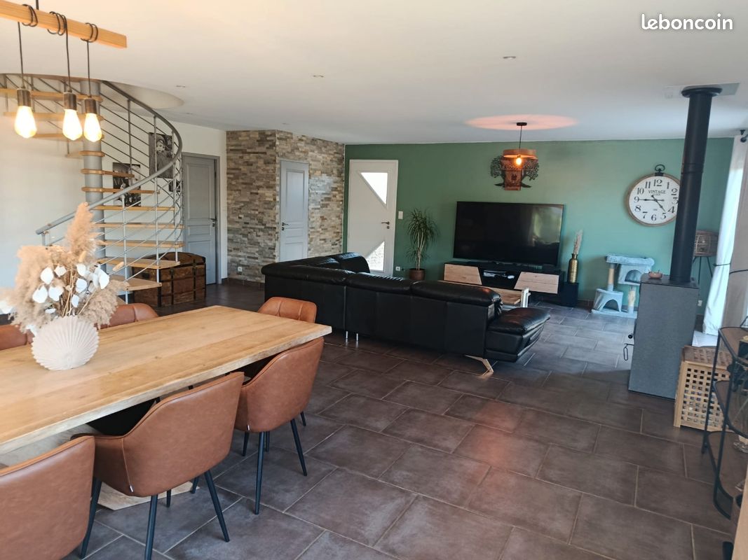 Maison 7 pièces 195 m² · à Quintenas · 195 m² · 395 000 €