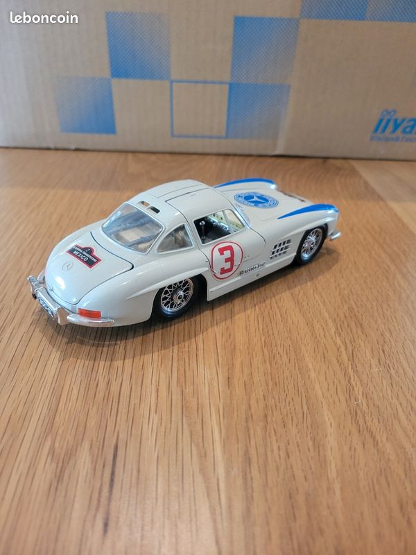 Miniature Burago 1/18 - Mercedes 300 SL 1954 #452 - Blanche, Roues à Rayons - Occasion