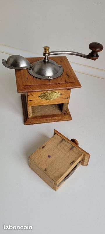 Magnifique petit moulin à POIVRE PEUGEOT frères année 1900 en très bon état de fonctionnement (image 9)
