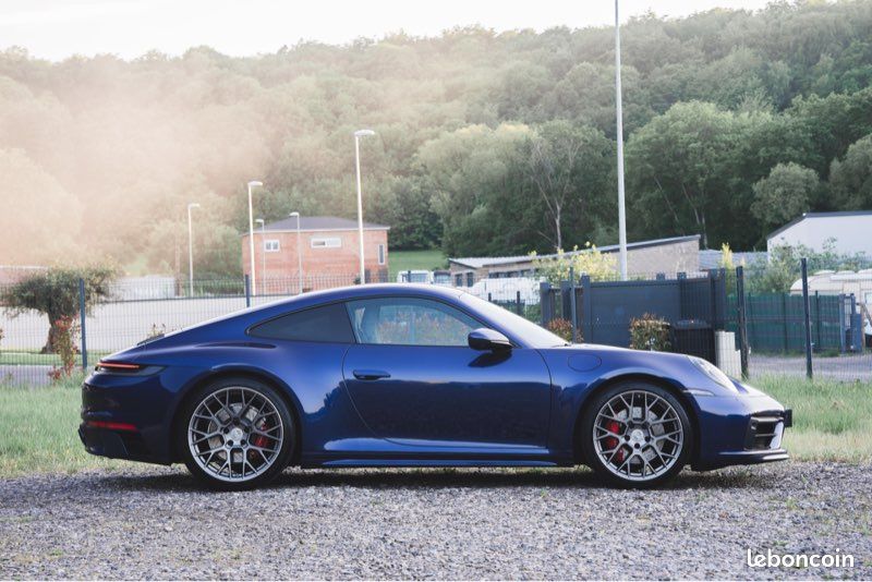 Porsche 911 992 Carrera 4S - Sport Design - Toit Carbone - Bleu Gentiane - Approved 09/2027 (image 4)