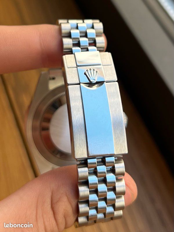 Rolex gmt master 2 pepsi jubile ref 126710 (image 4)
