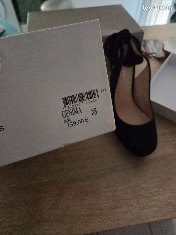 Escarpins COSMOPARIS Nubuck Noir - Talon Aiguille 9cm, Pointure 38 (UK 5) - Occasion Très Bon état