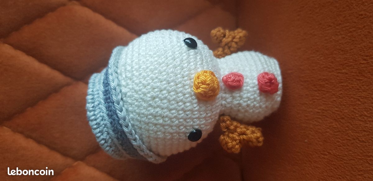 Amigurumi bonhomme de neige (image 1)