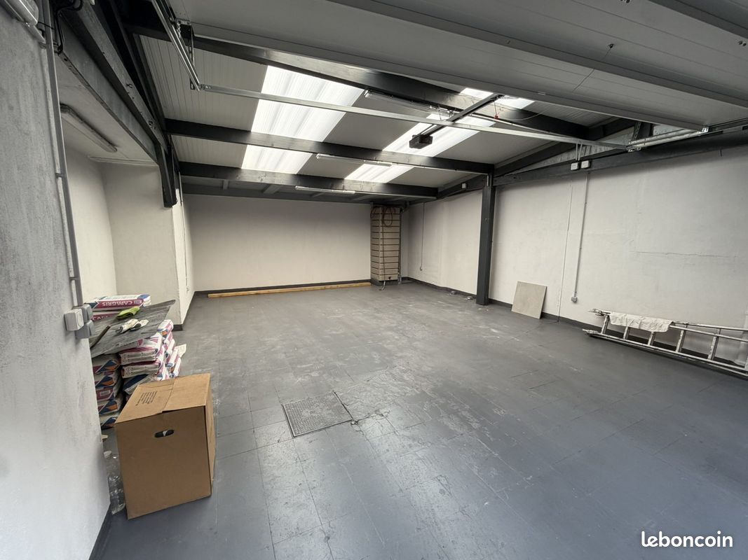 Parking 57 m² · à Lys-lez-Lannoy · 57 m² · 65 000 €