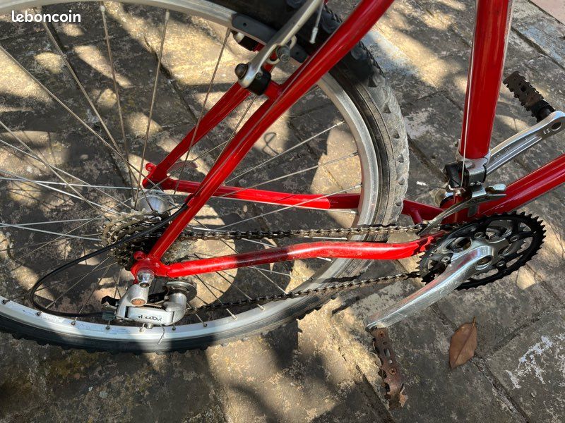 Vélo VTT Décathlon série M Rouge 26 pouces (image 2)