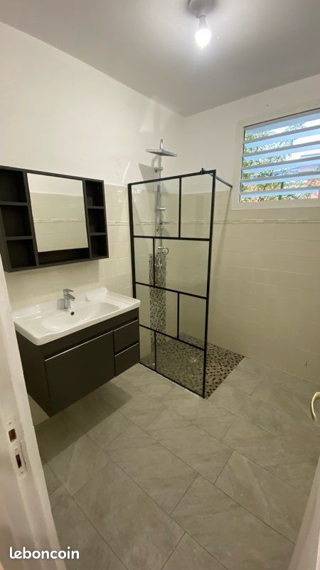 Maison 6 pièces 3 m² · à Sainte-Anne · 2,7 m² · 1 400 €/mois