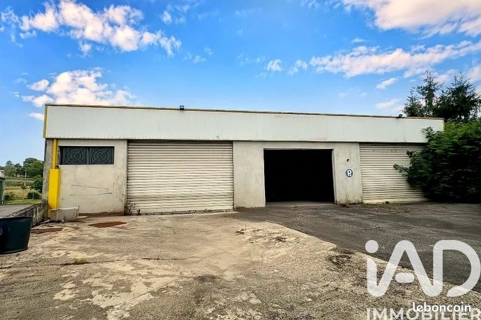 Parking/box 233 m² Montboyer