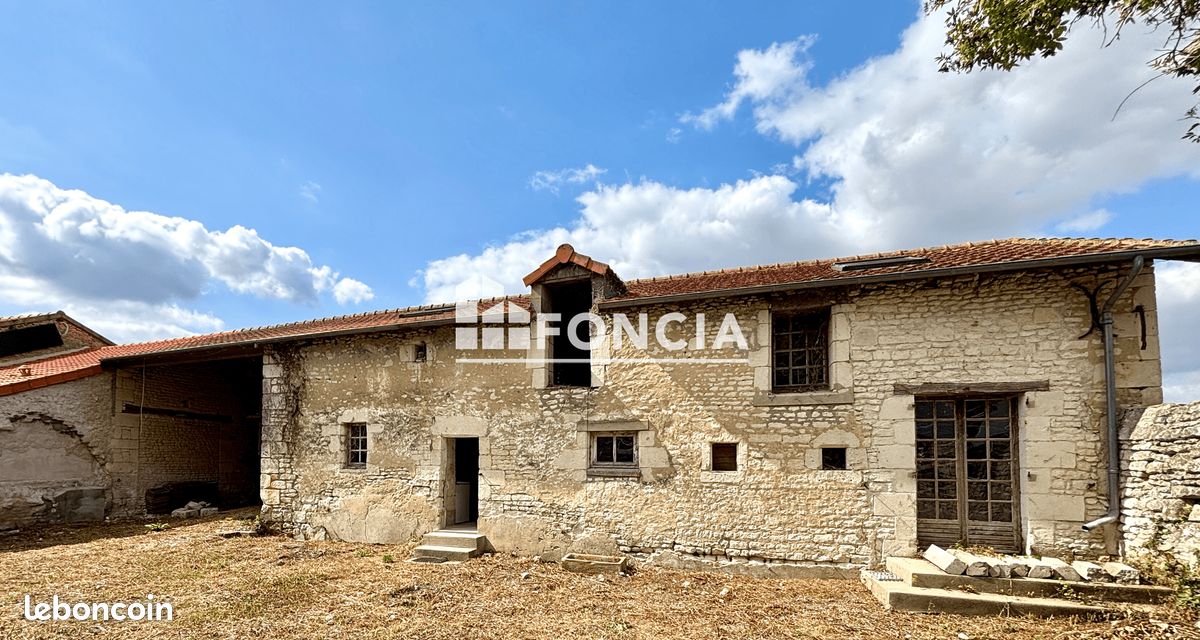 Maison 3 pièces 70 m² · à Sossais · 70 m² · 56 000 €