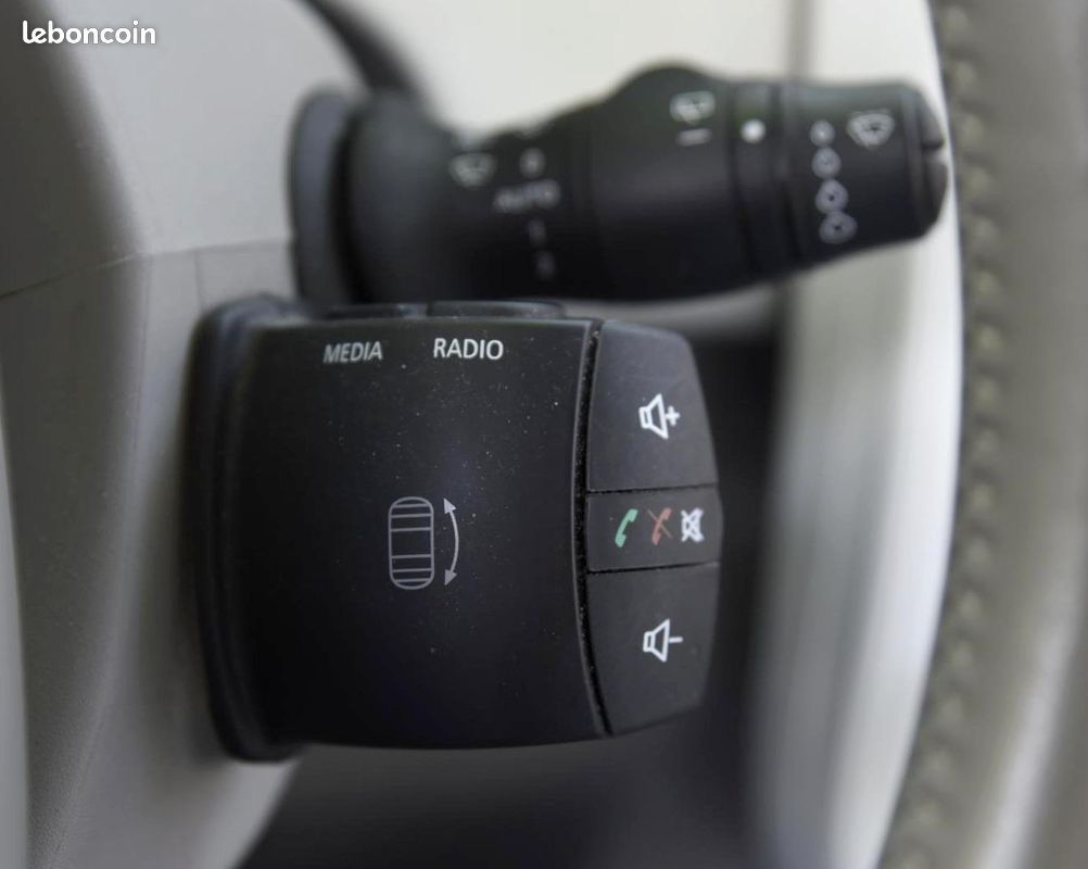 RENAULT ZOE R90 - 92ch - Finition Zen - Batterie en Location SOH 94% - Garantie 12 Mois (image 31)