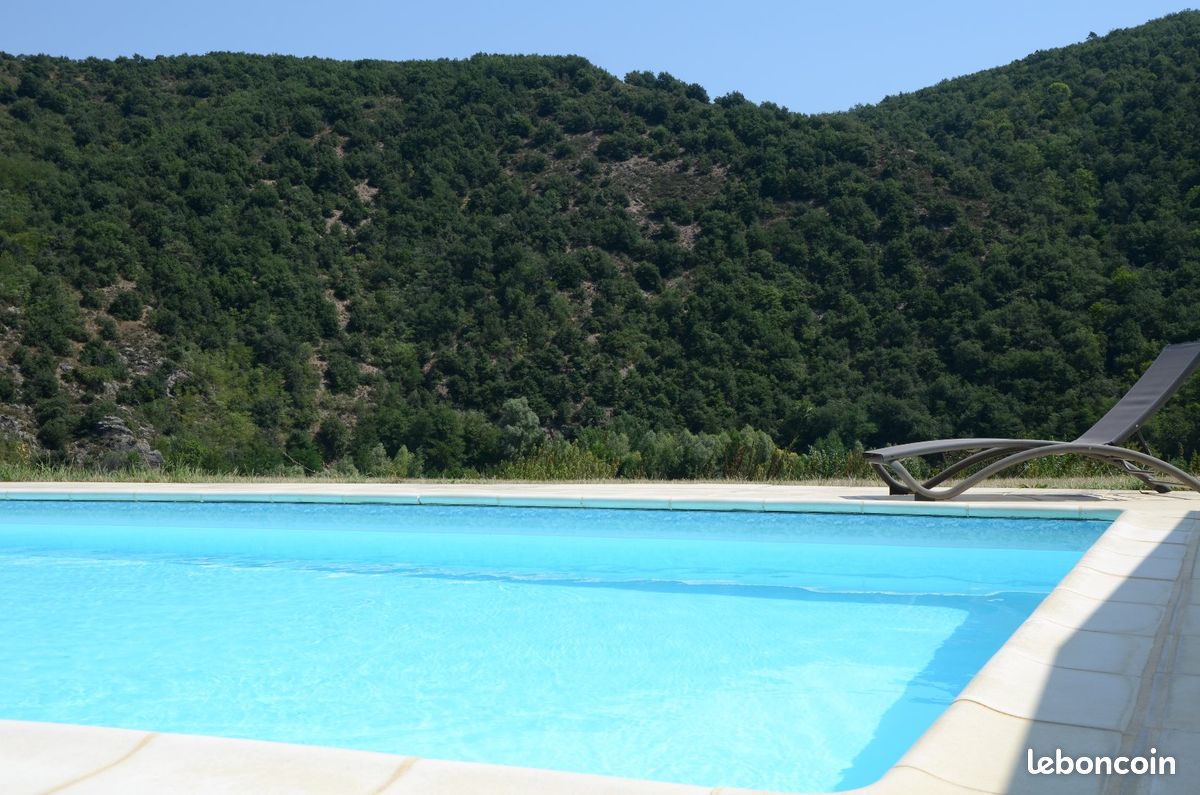 Maison 18 pièces 540 m² · à Blesle · 540 m² · 453 000 €