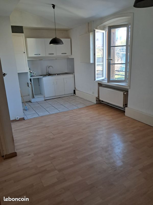 Appartement 3 pièces 78 m² · à Saint-Étienne · 78 m² · 530 €