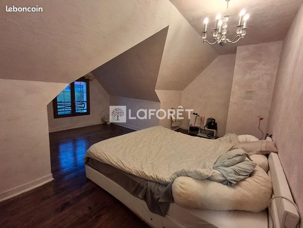 https://img.leboncoin.fr/api/v1/lbcpb1/images/71/e2/93/71e29343f03fd82168dec35580a9bf47c9eed7f6.jpg?rule=ad-image