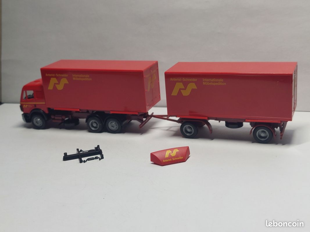 Miniature VOLVO FH XL 4x2 Avec Remorque Porte Container Citerne 3 Essieux Dan Hartogh