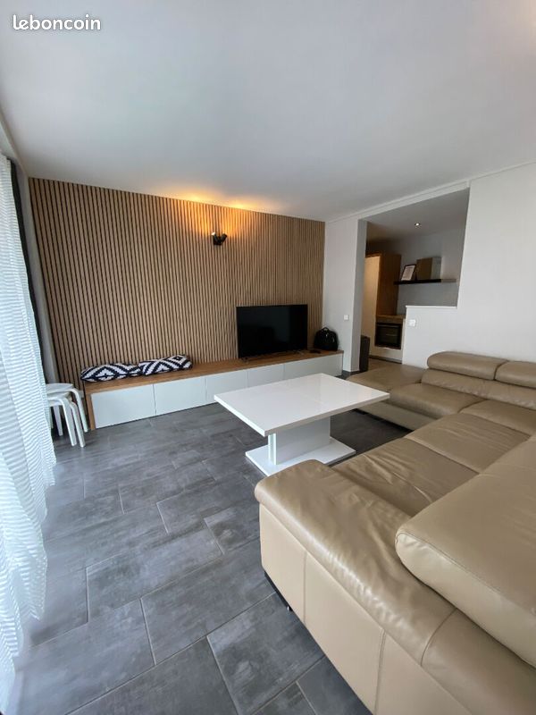 Appartement 5 pièces 99 m² · à Bron · 99 m² · 490 €