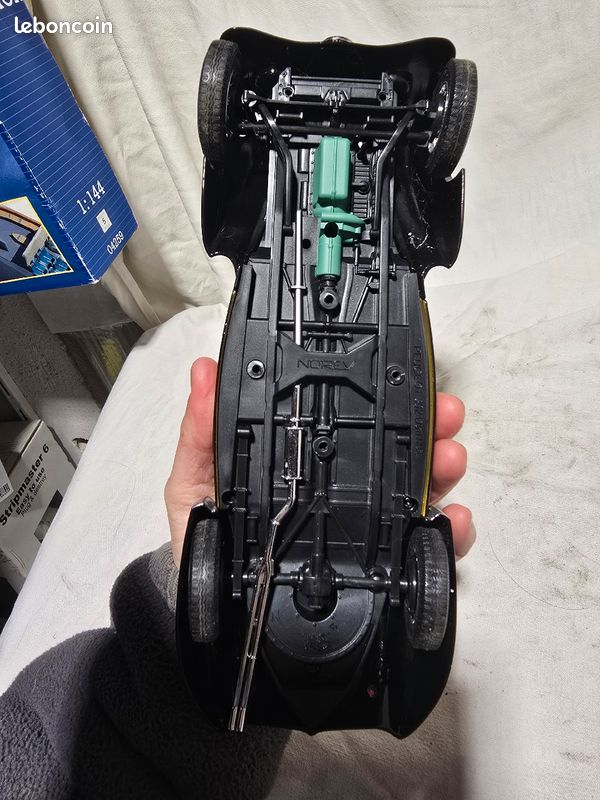 Norev 1/18 – Peugeot 302 Darl'Mat – Bleue – Occasion Sur Socle – Collection