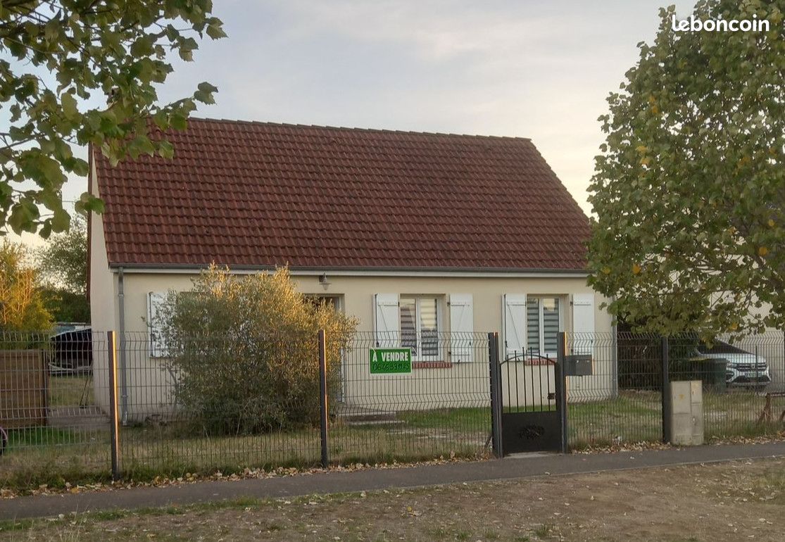 Maison 4 pièces 80 m² · à Avord · 80 m² · 120 000 €