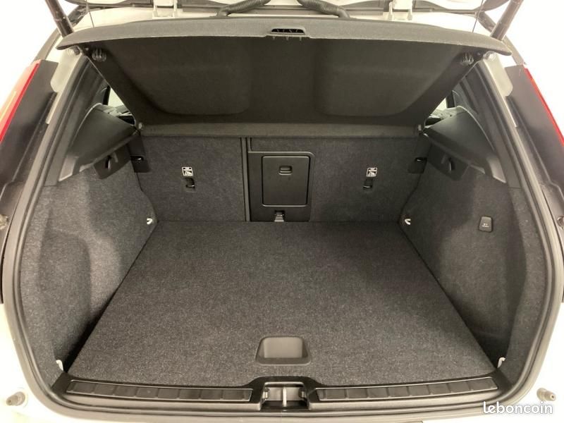 Volvo XC40 T5 Recharge 180 + 82ch R-Design DCT 7 (image 6)