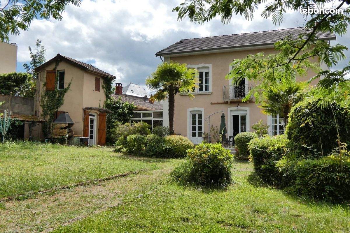 Maison 12 pièces 320 m² · à Le Creusot · 320 m² · 349 650 €