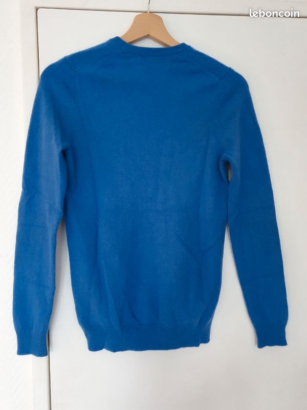 Pull v classique bleu (image 6)