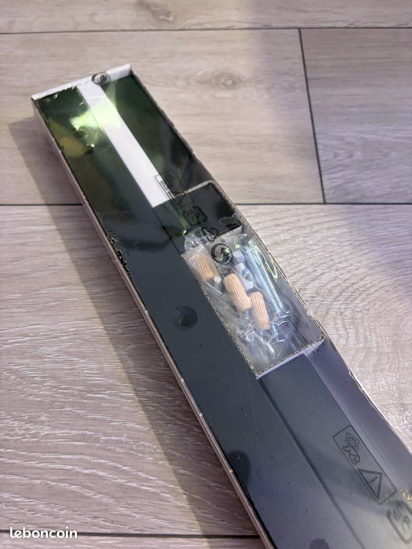 Porte manteau IKEA neuf (TJUSIG, patère, noir, 78cm) (image 4)