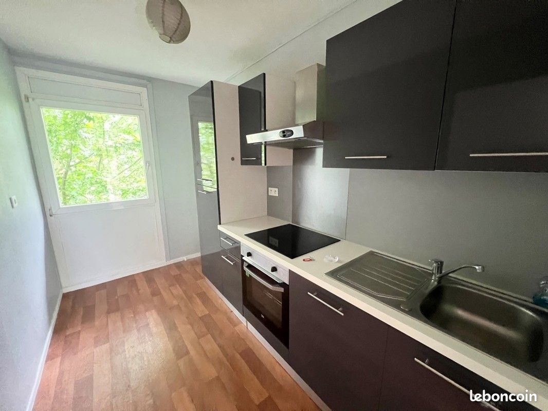 Appartement 5 pièces 67 m² · à Pau · 67 m² · 735 €
