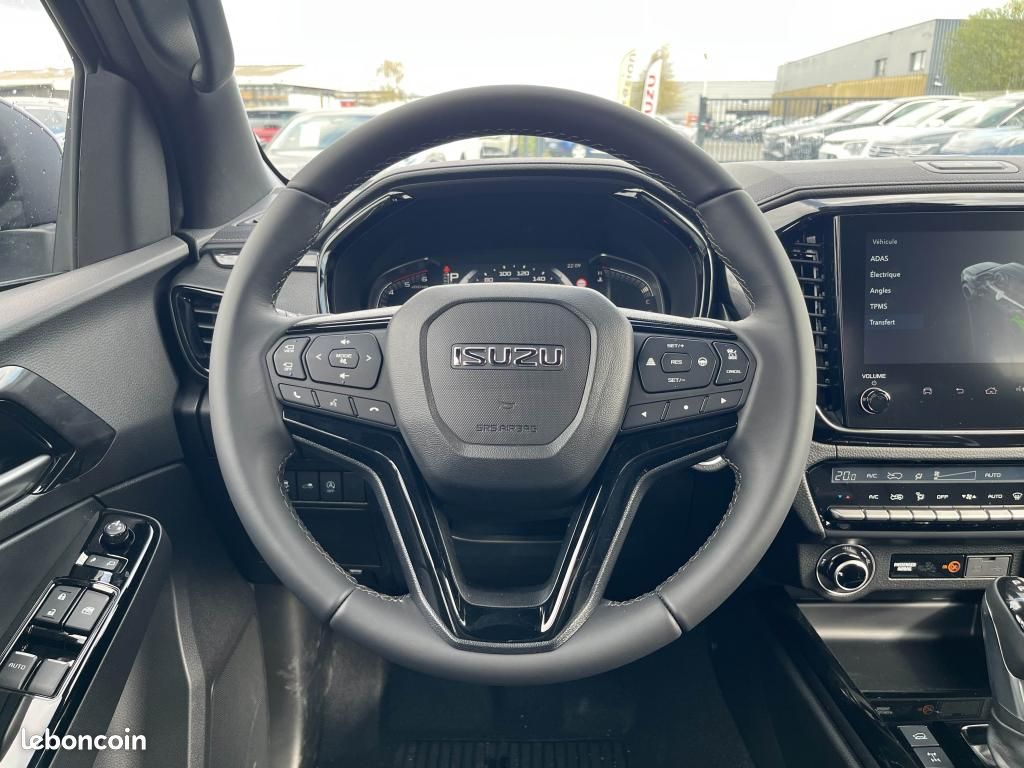 ISUZU D-MAX NOUVEAU * 39 158 HT *SPACE CABINE 2.2L D NITRO SPORT BVA8 4x4 PICK UP 2026 (image 3)