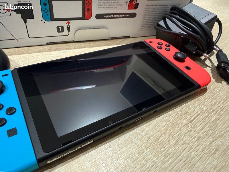 Nintendo Switch - Comme neuve - Pack complet (image 2)